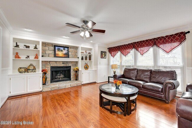 Foto del edificio - 1102 Blackthorn Rd