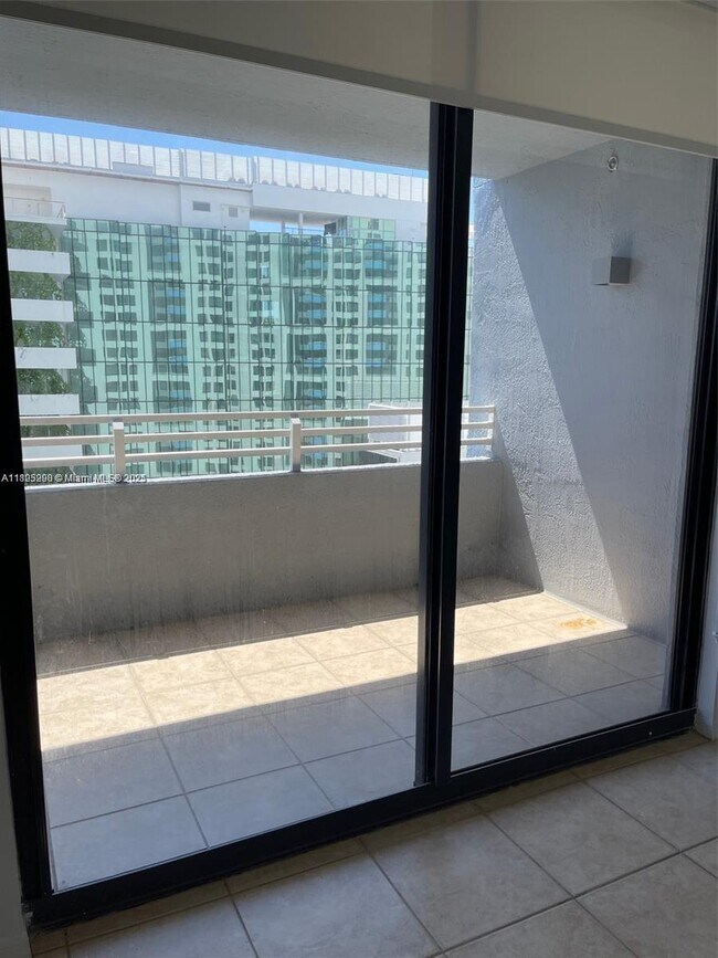 Foto del edificio - 1330 West Ave