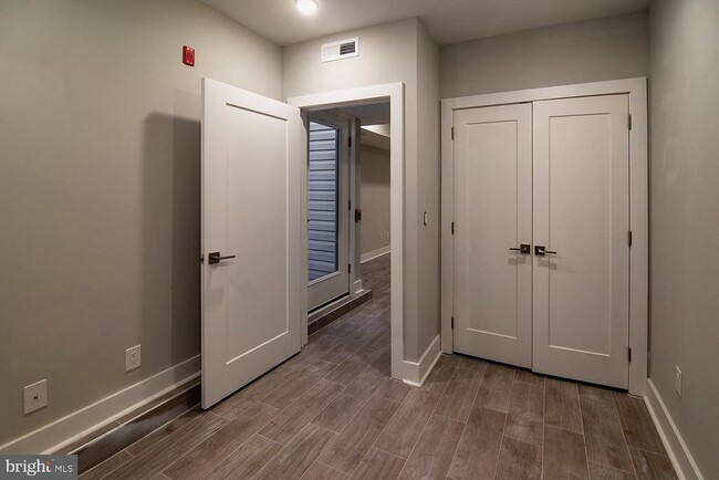 Foto del edificio - 5334-36 Cedar Ave