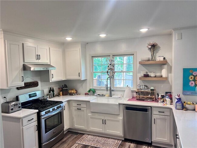 Foto del edificio - 3003 Maple Ln