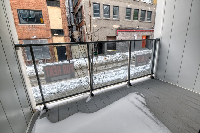 Building Photo - 3571 Rue Saint-Dominique