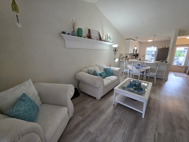 Building Photo - Updated full furnished 2/2 villa in great Safety Harbor location.