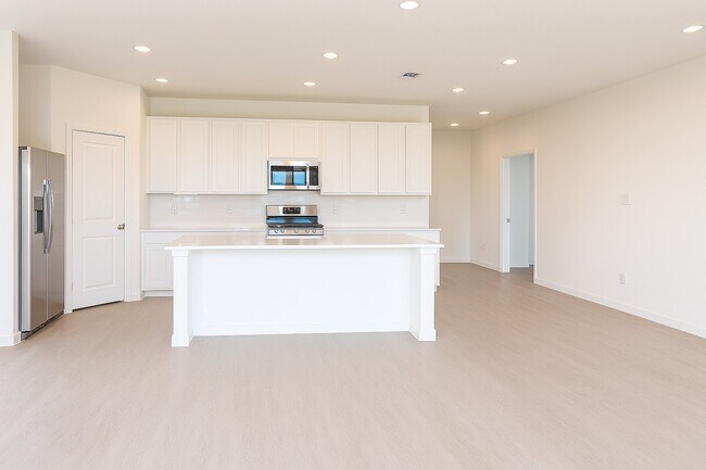Building Photo - 28703 Great Saddle Trl