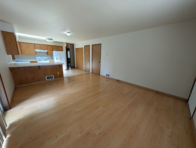 Building Photo - Two Bedroom Duplex in the Heart of Bremert...