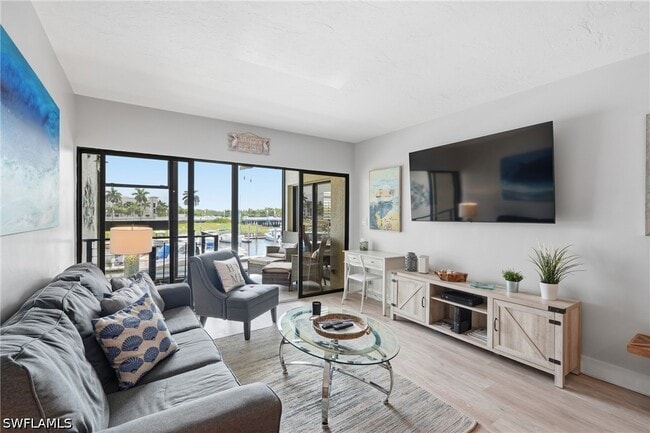 Foto del edificio - 803 River Point Dr