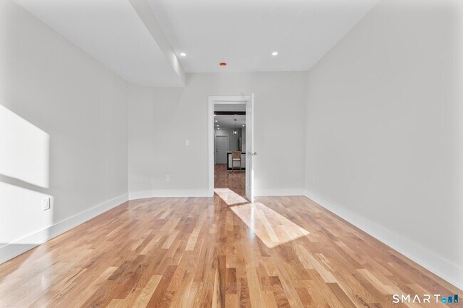 Foto del edificio - 54 Plaza Ave