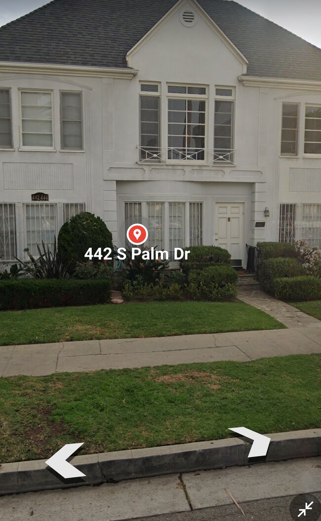 Front of building - 442 S Palm Dr