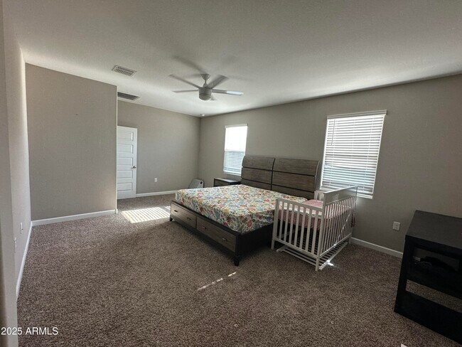 Foto del edificio - 10622 S 52nd Ln
