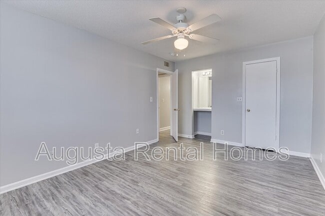 Building Photo - 520 E Buena Vista Ave