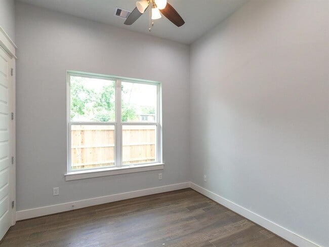 Foto del edificio - 4714 Independence Hts Ln