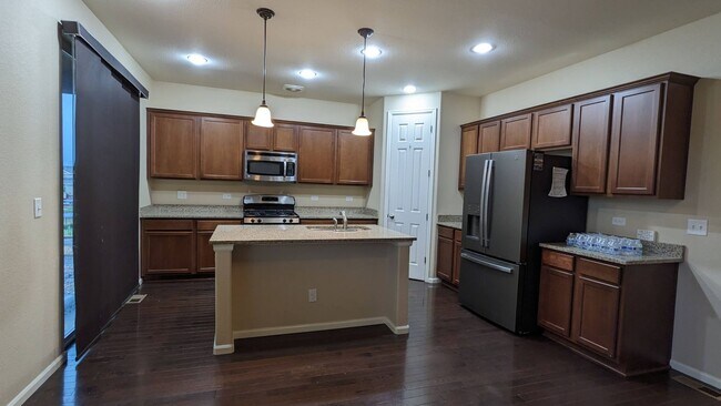 Building Photo - SPACIOUS RANCHER WITH FINISHED BASEMENT ON...