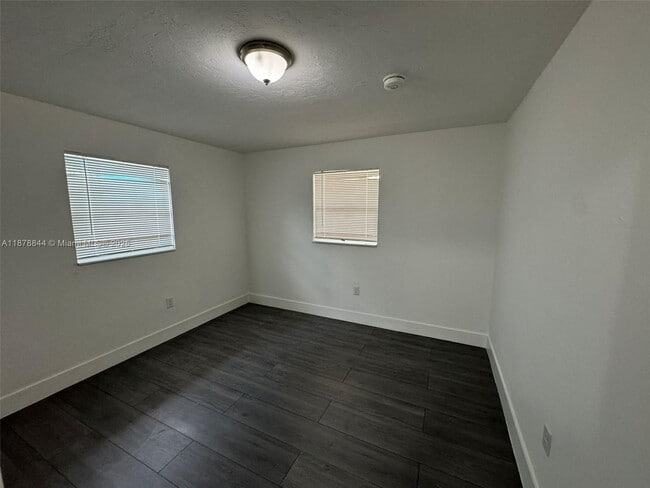 Foto del edificio - 1828 NW 45th St