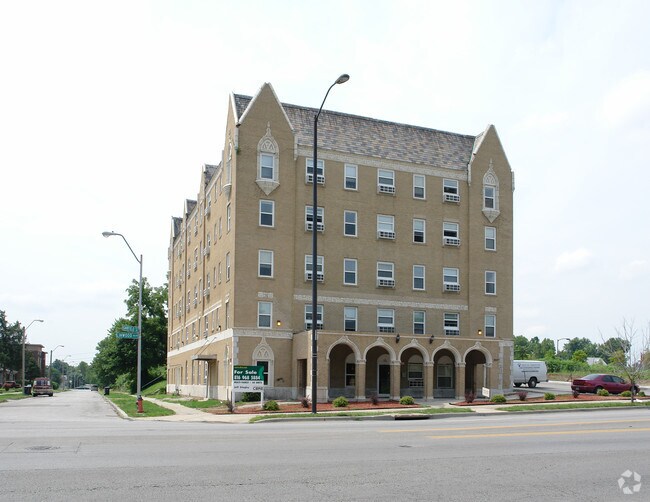 Emerson Manor Apartments Kansas City, MO