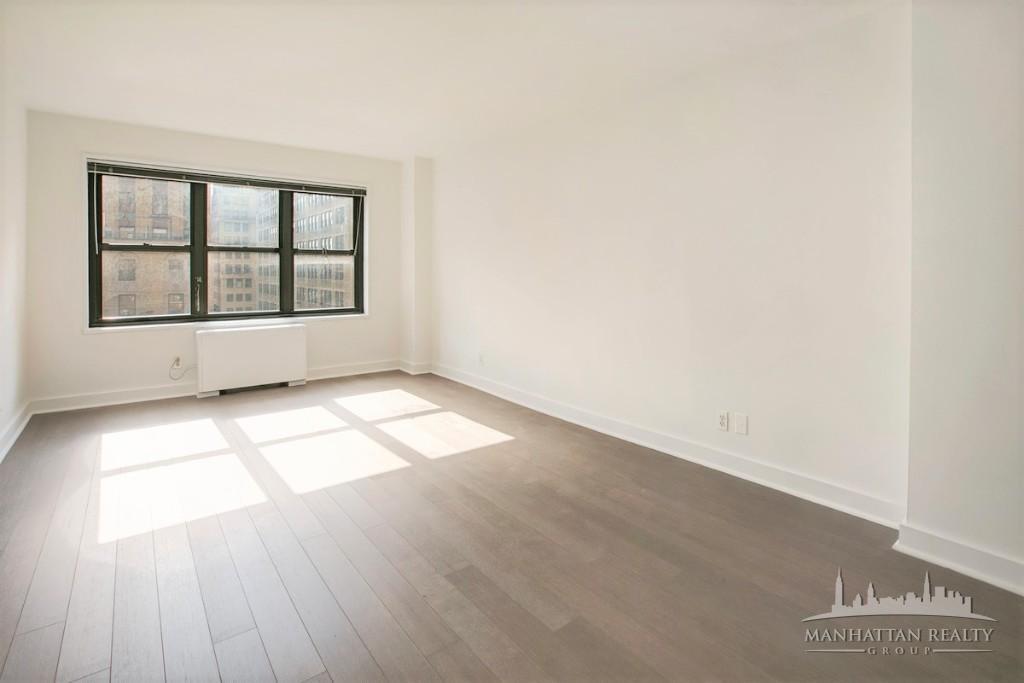 Foto principal - 524 W 42nd St