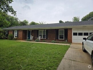 Building Photo - 101 Laurel Tree Ln