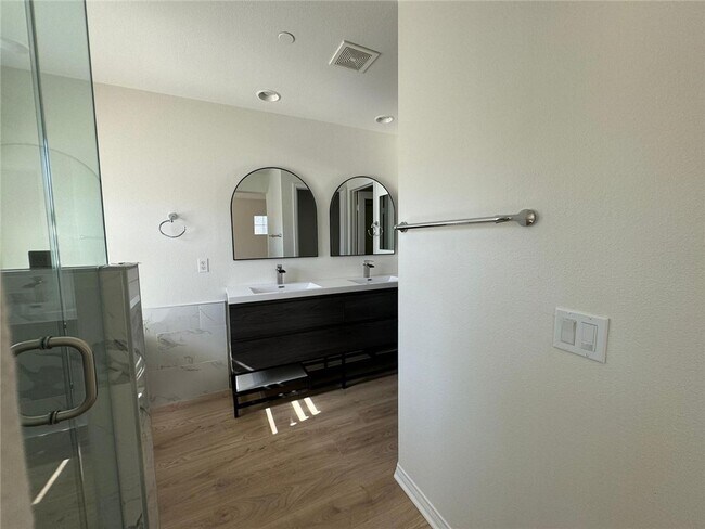 Foto del edificio - 336 W Cork Tree Dr
