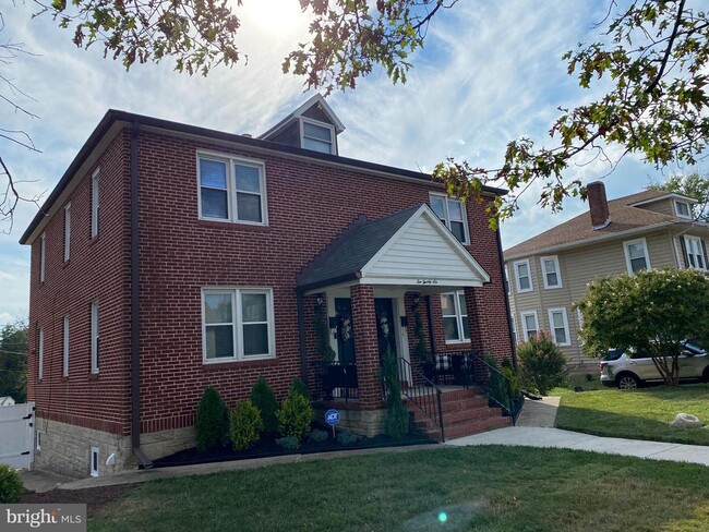 Building Photo - 1026 S Beechfield Ave