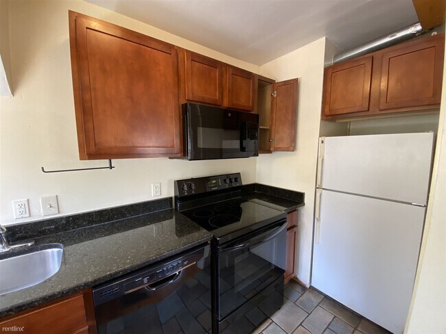 Building Photo - 6 br, 2 bath House - 121 Glen Ave Apt 2 2