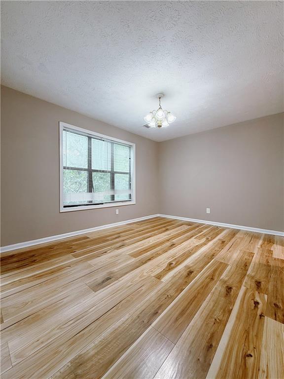 Building Photo - 2887 Lakemont Dr SW