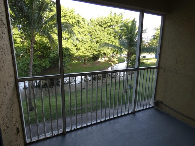 Foto del edificio - 5740 Rock Island Rd