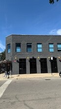 Building Photo - 2500 W Chicago Ave