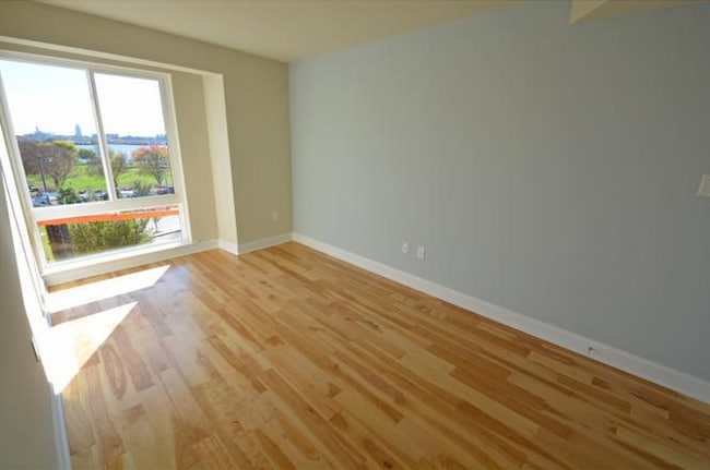 Foto del edificio - 327 E Allen St