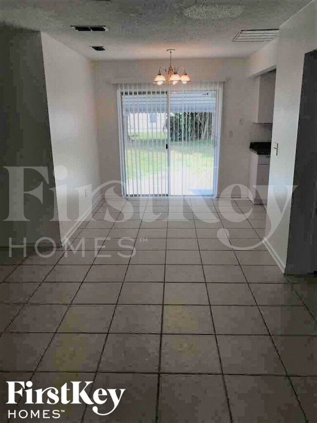 Building Photo - 844 Date Palm Dr