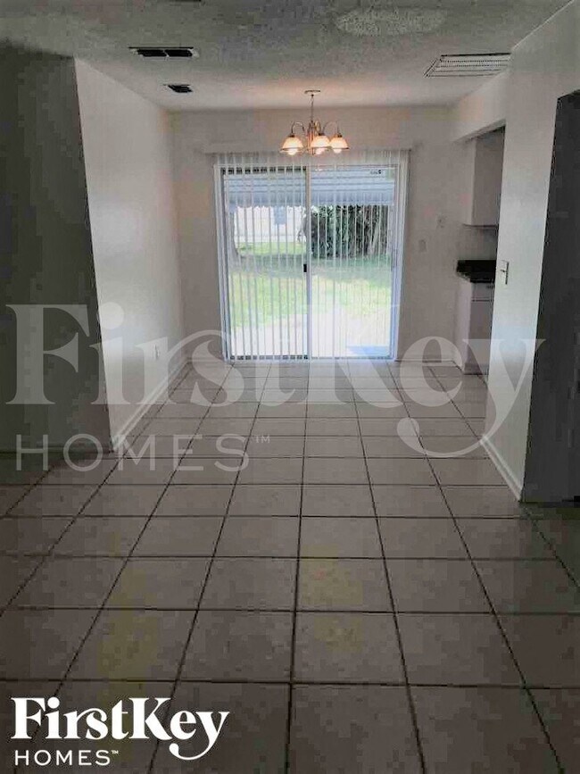 Foto del edificio - 844 Date Palm Dr