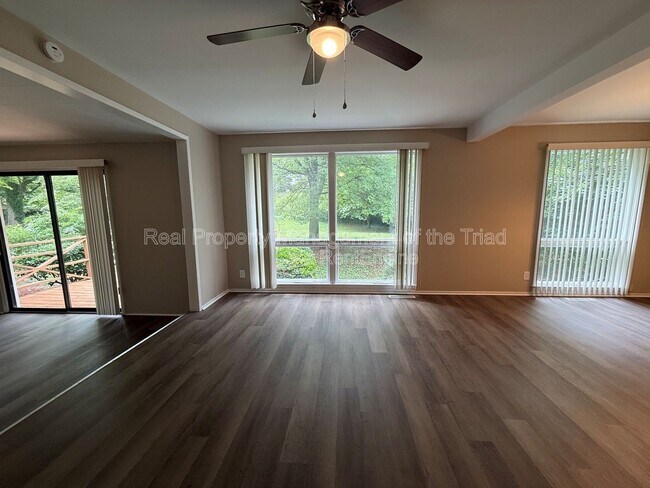 Foto del edificio - 2523 Overbrook Dr