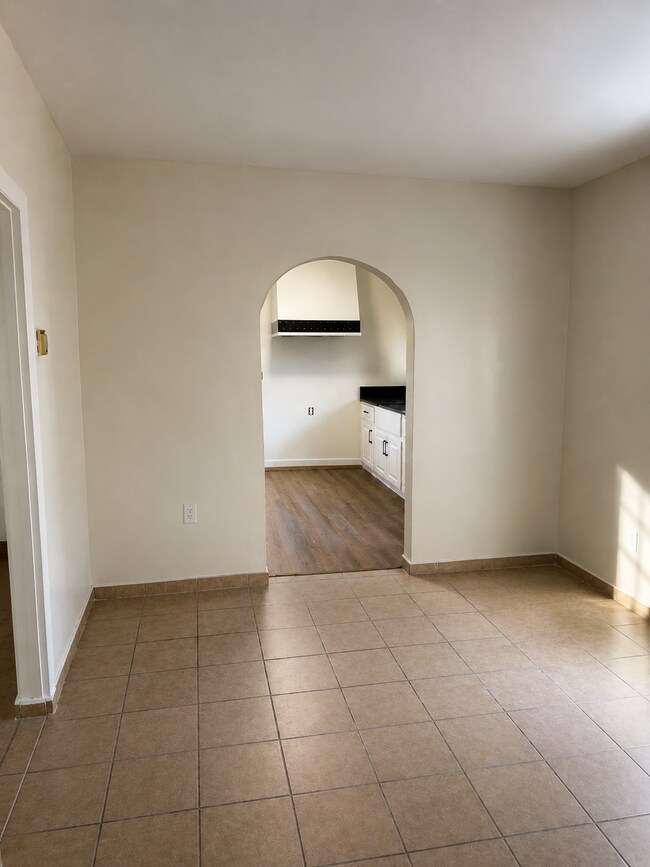 Foto del edificio - 1022 Geraghty Ave