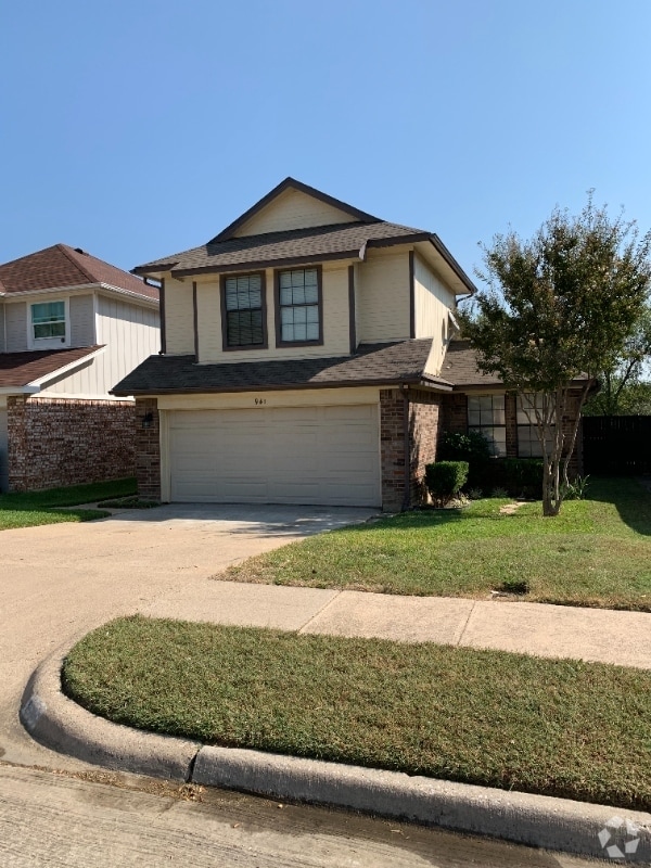 Building Photo - 941 Ramblewood Dr