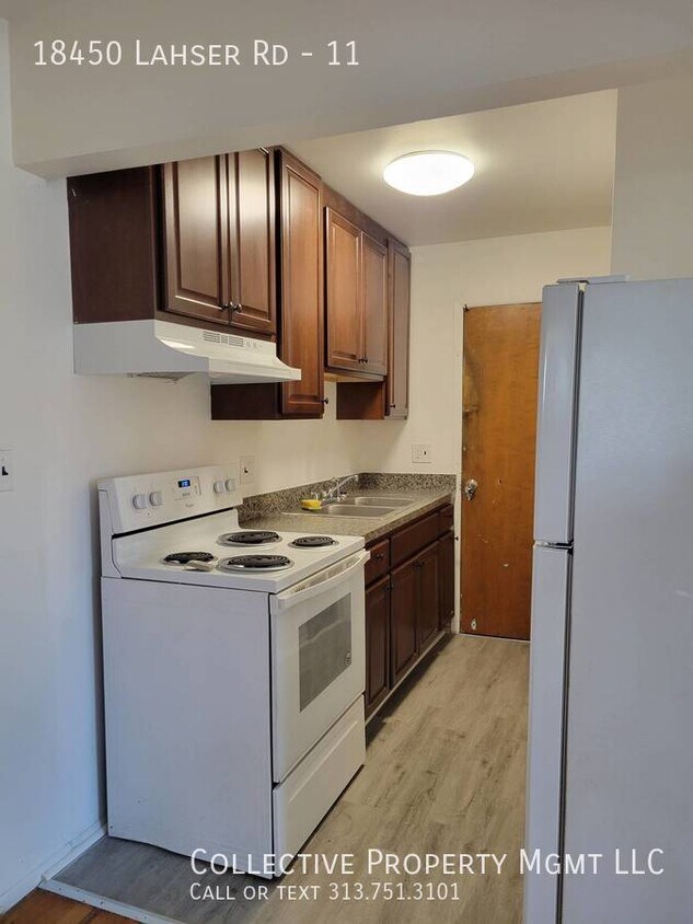 Foto principal - 18450 Lahser Rd