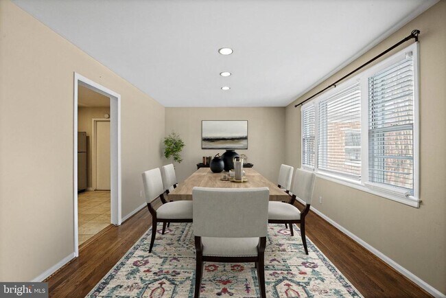 Foto del edificio - 6926 Whitehall Pl