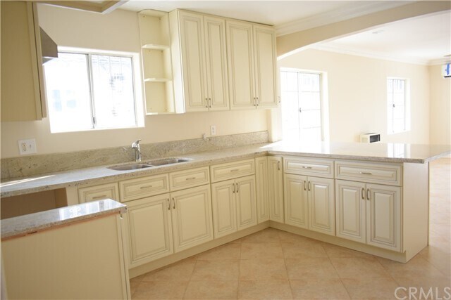 Foto del edificio - 1165 E 55th St