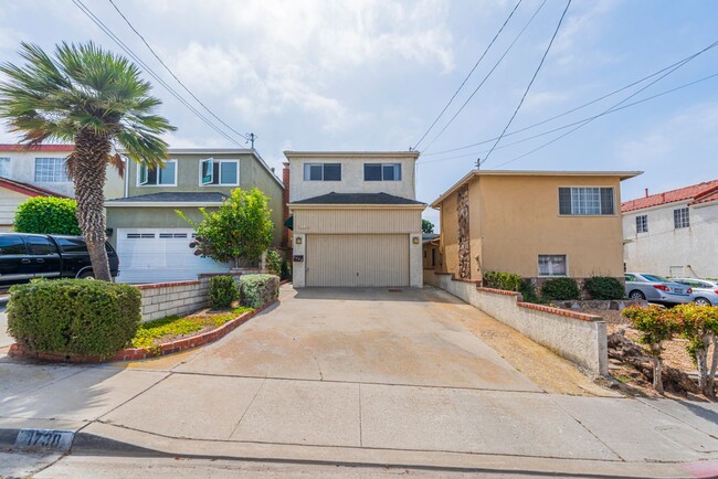 Building Photo - North Redondo 3 bedroom