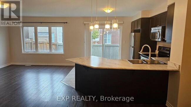 Photo du bâtiment - 345 Gooding Cres