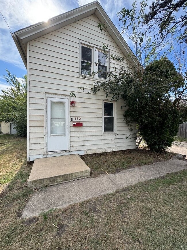 Building Photo - 532 21st Ave