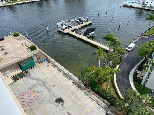 Foto del edificio - 1965 S Ocean Dr