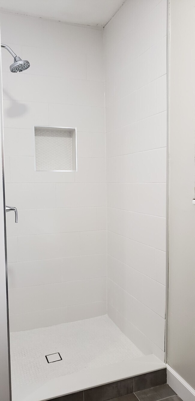 Foto del edificio - 351 W Center St