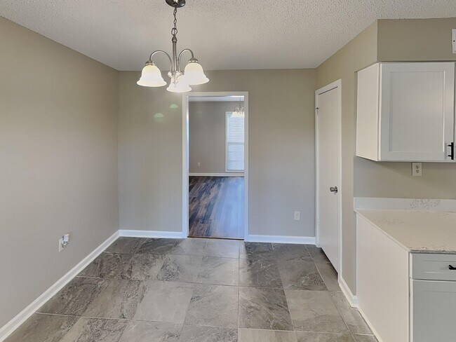 Foto del edificio - 1017 Hawkview Dr