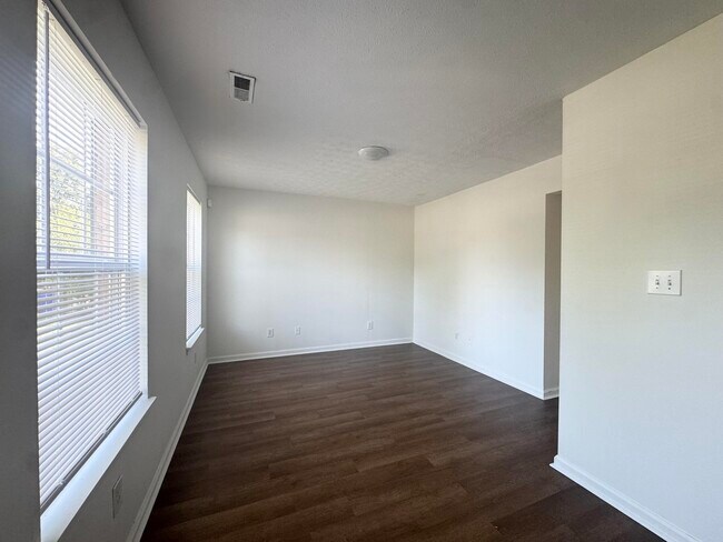 Foto del edificio - 1132 Jonestown Ln