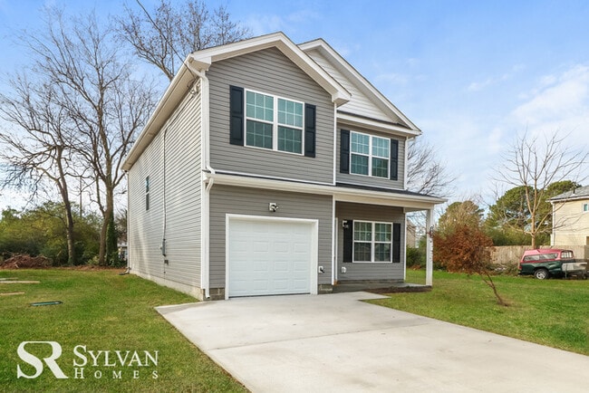 Building Photo - Charming 4BR 2.5BA home that is move-in ready