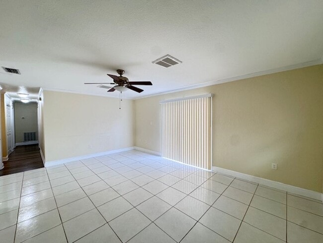 Foto del edificio - Charming 3/2 with Modern Updates