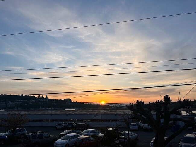 Hermosas vistas - 2510 Fairview Ave E