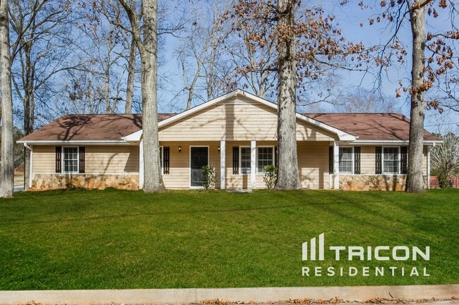 Building Photo - 1631 Quail Run SW