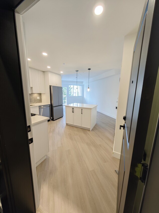 Primary Photo - 3438-146A 146A St