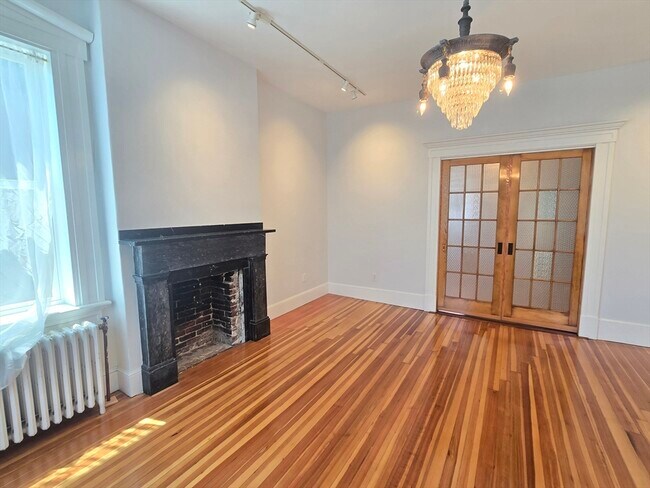Building Photo - 116 Winnisimmet St