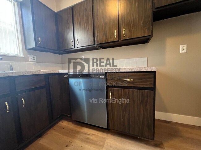 Foto del edificio - 2719 Leisure Dr