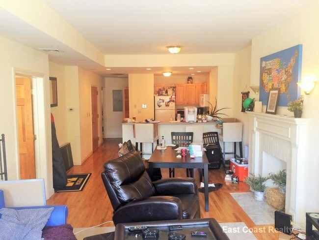 Building Photo - 1406 Beacon St