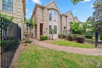 Building Photo - 13611 Brookbluff Ln